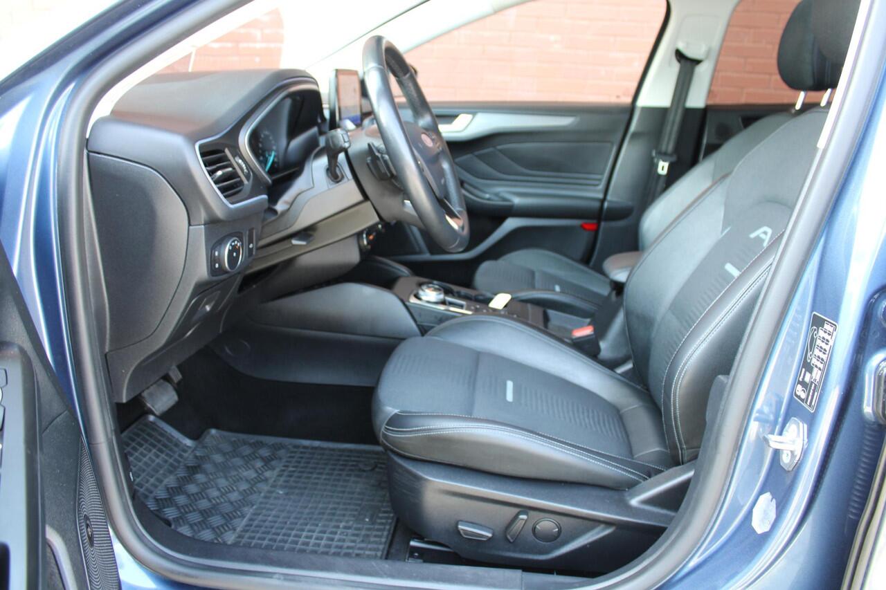 Ford FOCUS Wagon 2.0 EcoBlue Active Business 150pk | Panoramadak | Wegklapbare trekhaak | Adaptive cruise control | Bang&Olfusen | Head up Display | Full LED | 2 bandensets | 1.600kg trekgewicht