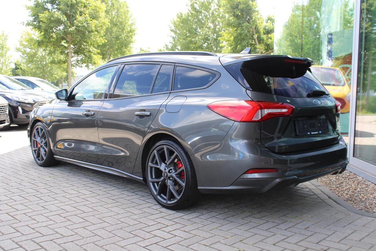 Ford FOCUS Wagon 2.0 EcoBlue ST 190pk diesel | Wegklapbare trekhaak | Adaptive cruise control | Winter Pack | Adaptive LED | Head up Display | Bang&Olufsen | 1.800 kg trekgewicht