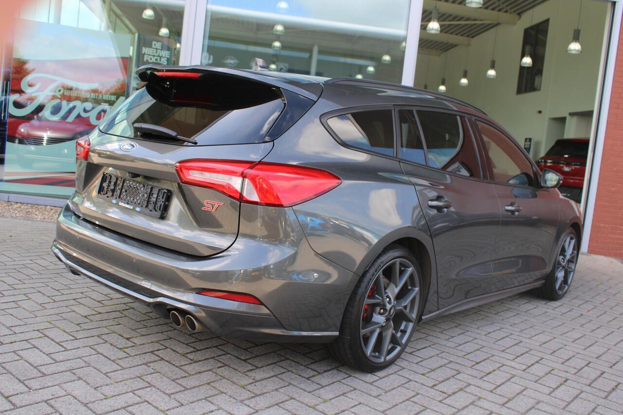 Ford FOCUS Wagon 2.0 EcoBlue ST 190pk diesel | Wegklapbare trekhaak | Adaptive cruise control | Winter Pack | Adaptive LED | Head up Display | Bang&Olufsen | 1.800 kg trekgewicht