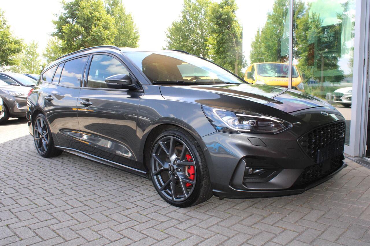 Ford FOCUS Wagon 2.0 EcoBlue ST 190pk diesel | Wegklapbare trekhaak | Adaptive cruise control | Winter Pack | Adaptive LED | Head up Display | Bang&Olufsen | 1.800 kg trekgewicht