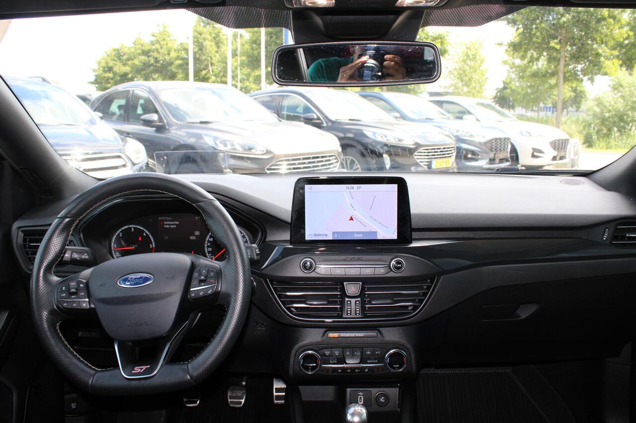 Ford FOCUS Wagon 2.0 EcoBlue ST 190pk diesel | Wegklapbare trekhaak | Adaptive cruise control | Winter Pack | Adaptive LED | Head up Display | Bang&Olufsen | 1.800 kg trekgewicht