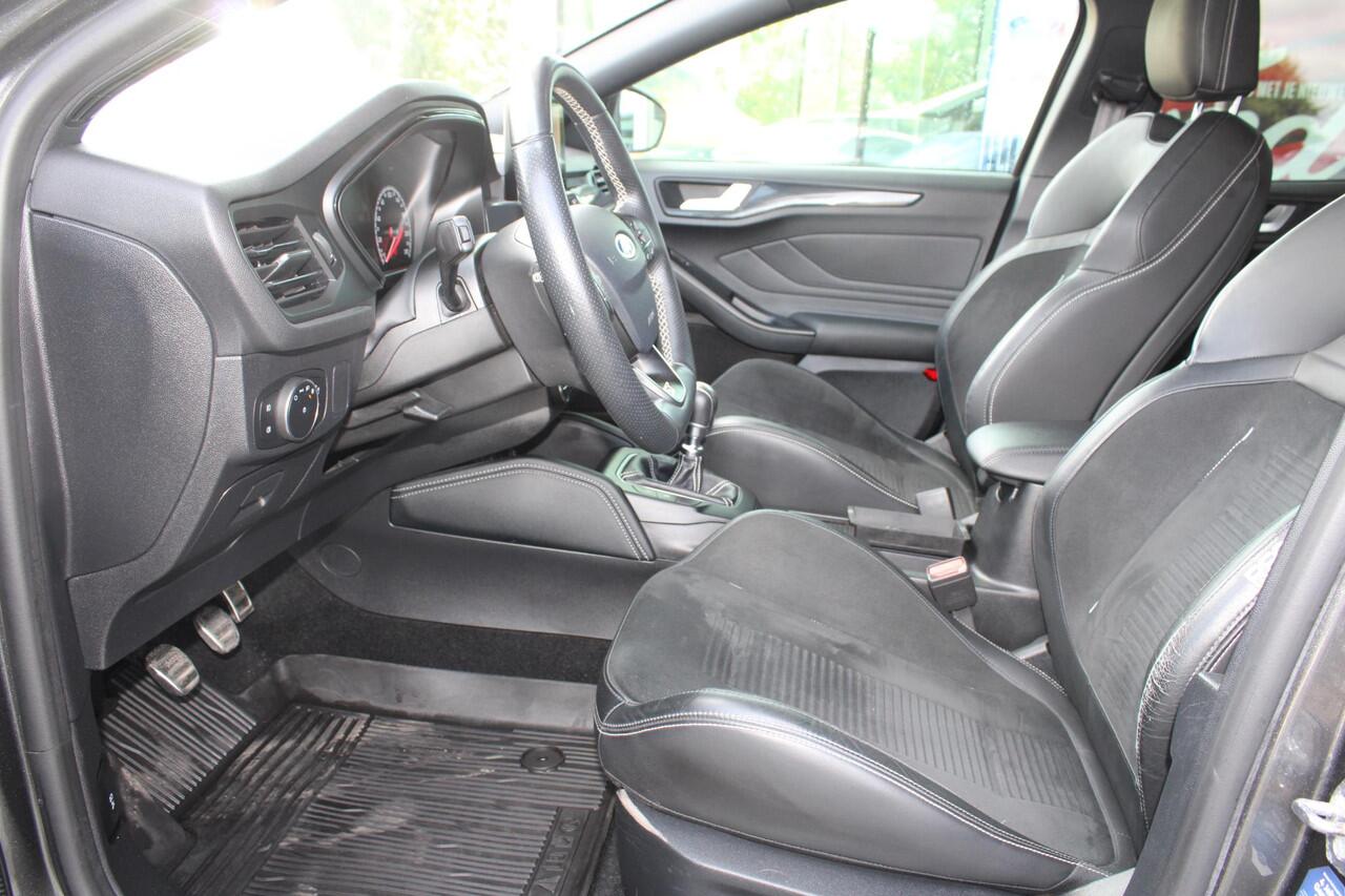 Ford FOCUS Wagon 2.0 EcoBlue ST 190pk diesel | Wegklapbare trekhaak | Adaptive cruise control | Winter Pack | Adaptive LED | Head up Display | Bang&Olufsen | 1.800 kg trekgewicht