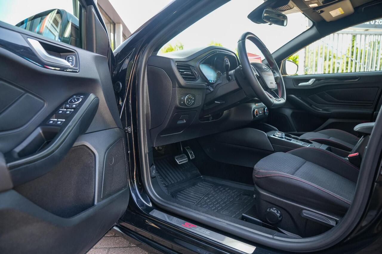 Ford FOCUS 1.0 EcoBoost ST-Line Automaat Apple CarPlay Navi