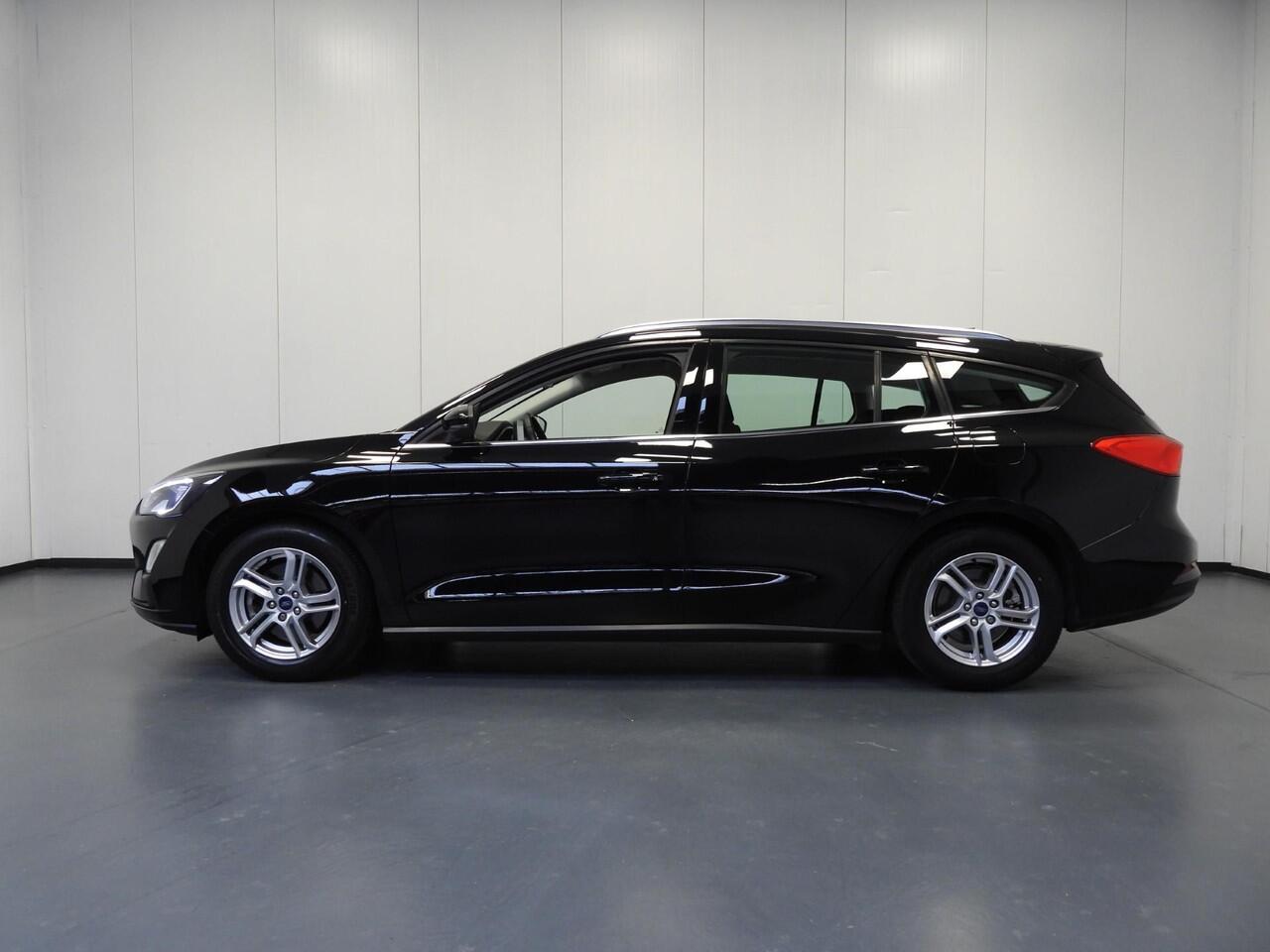 Ford FOCUS Wagon 1.0 EcoBoost Trend Business NAVI/AIRCO/TREKHAAK/16"LMV!