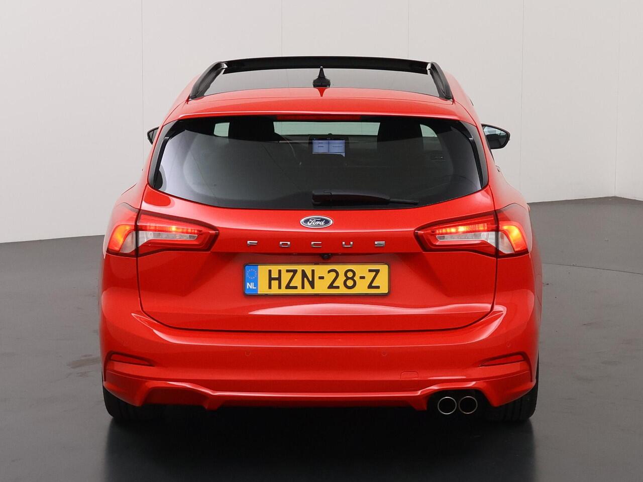 Ford FOCUS Wagon 1.0 EcoBoost ST Line Business | Panoramadak | Winterpakket | Cruise Control | Climate Control |