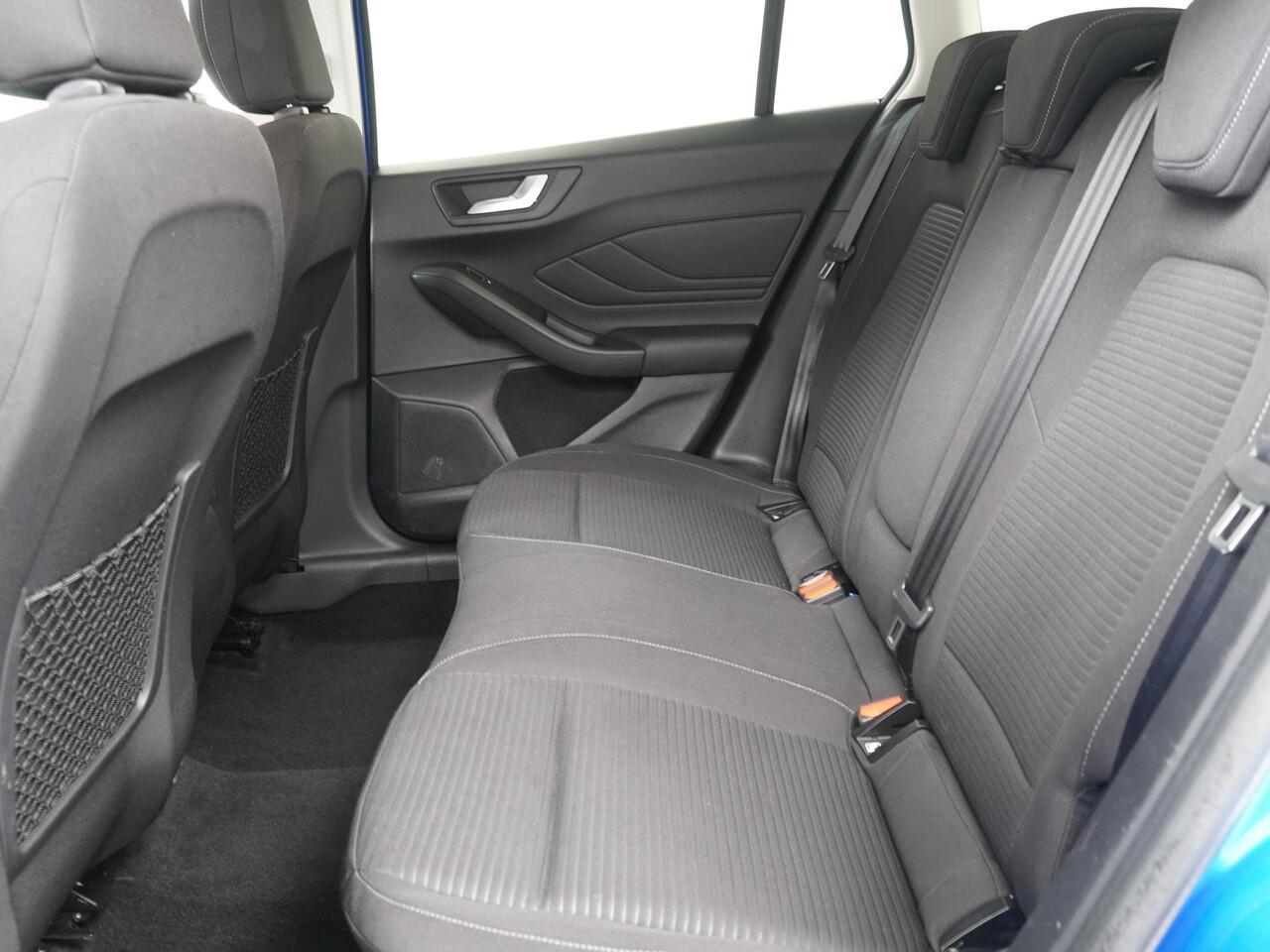 Ford FOCUS Wagon 1.0 EcoBoost ST Line Business - Navigatie - Stoelverwarming - Camera - Parkeerassistent