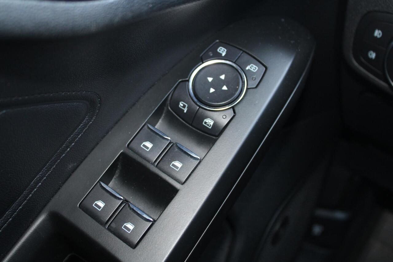 Ford FOCUS 2.3 EcoBoost ST-3 | Winterpack | Adaptieve Cruise Control | Camera | Privacy Glass | 19 INCH Lichtmetalen Velgen | DAB | B&O Sound