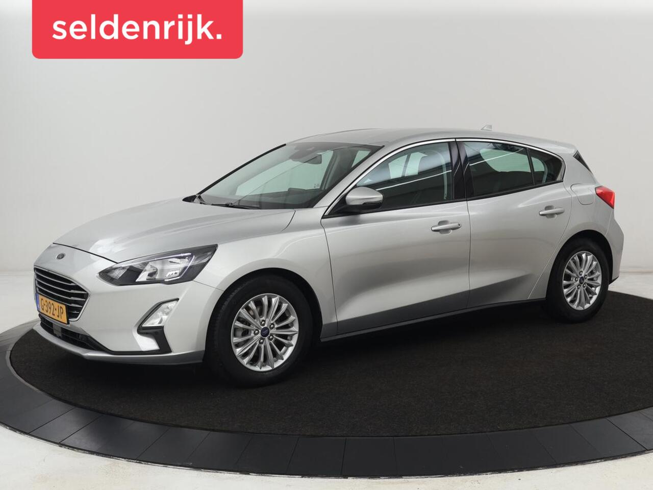 Ford FOCUS 1.0 EcoBoost Titanium | Automaat | Carplay | Navigatie | Keyless | Parkeerhulp | Climate control | Cruise control | Bluetooth