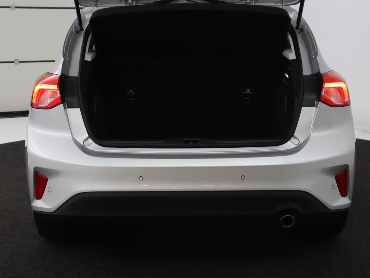 Ford FOCUS 1.0 EcoBoost Titanium | Automaat | Carplay | Navigatie | Keyless | Parkeerhulp | Climate control | Cruise control | Bluetooth