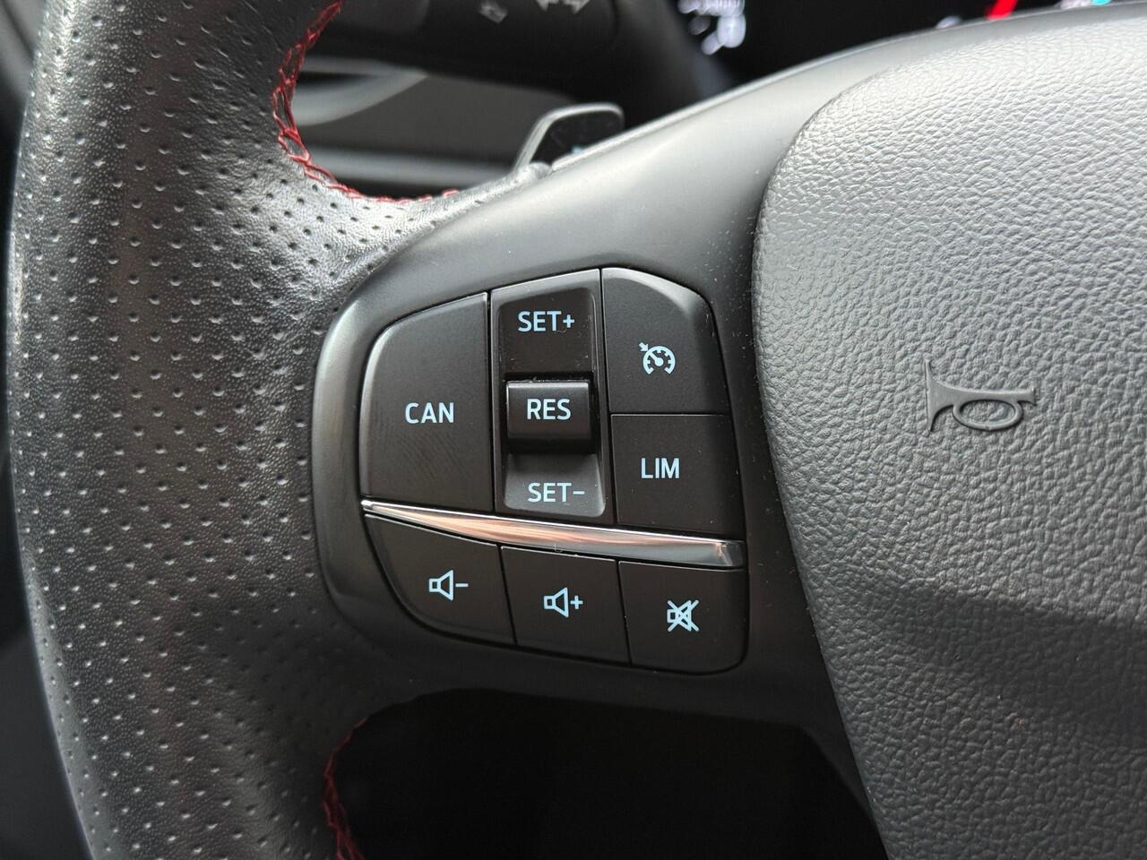 Ford FOCUS Wagon 1.0 EcoBoost ST Line Cruise Navi LED