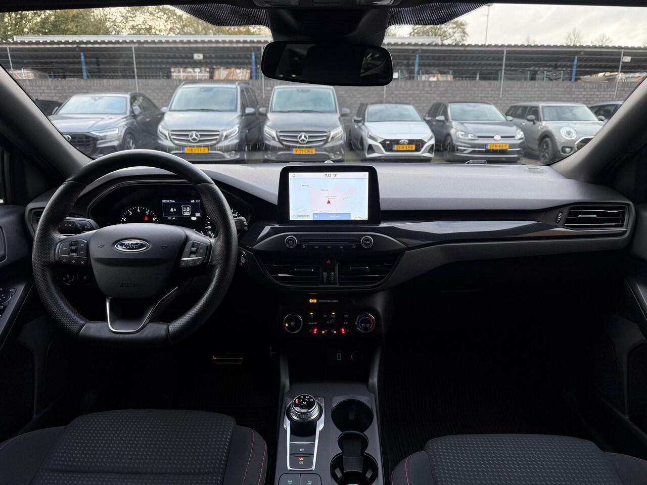 Ford FOCUS Wagon 1.0 EcoBoost ST Line Cruise Navi LED