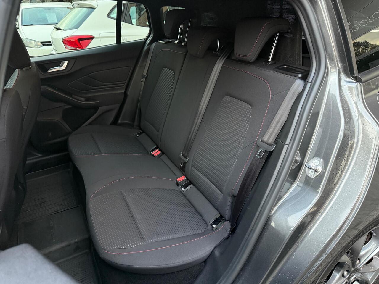 Ford FOCUS Wagon 1.0 EcoBoost ST Line Cruise Navi LED