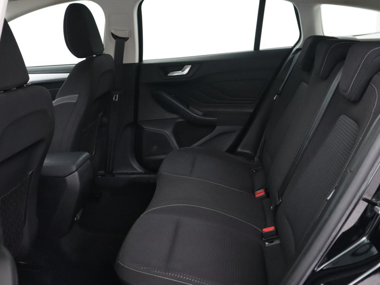 Ford FOCUS 1.0 EcoBoost Trend Edition | Trekhaak | Carplay | Navigatie | Parkeerhulp | Cruise control | Airco | Bluetooth