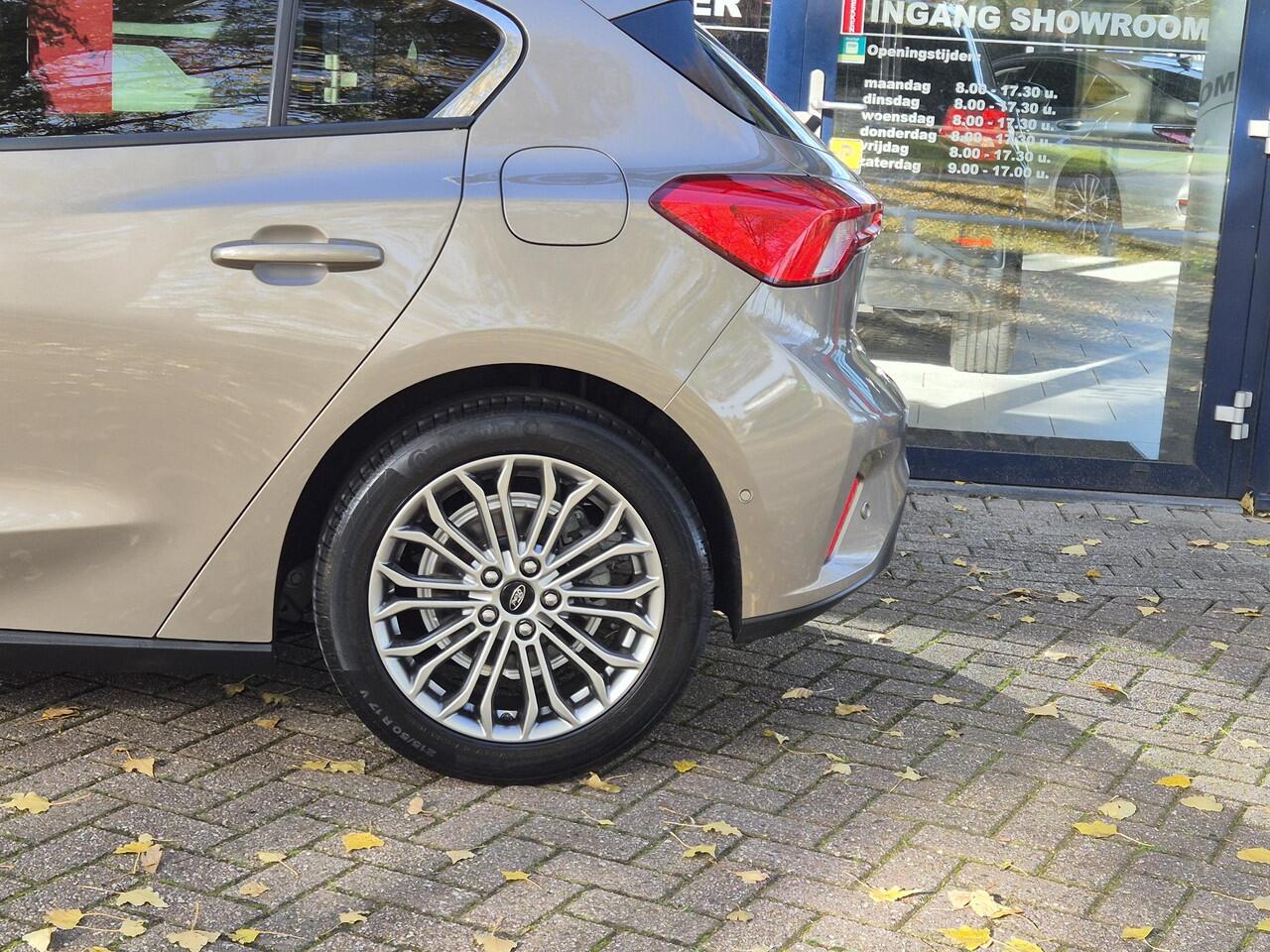 Ford FOCUS 1.0 EcoBoost 125PK Titanium Business | Panoramadak | B&O | Navigatie | Winterpakket | LM Velgen | Cruise Control