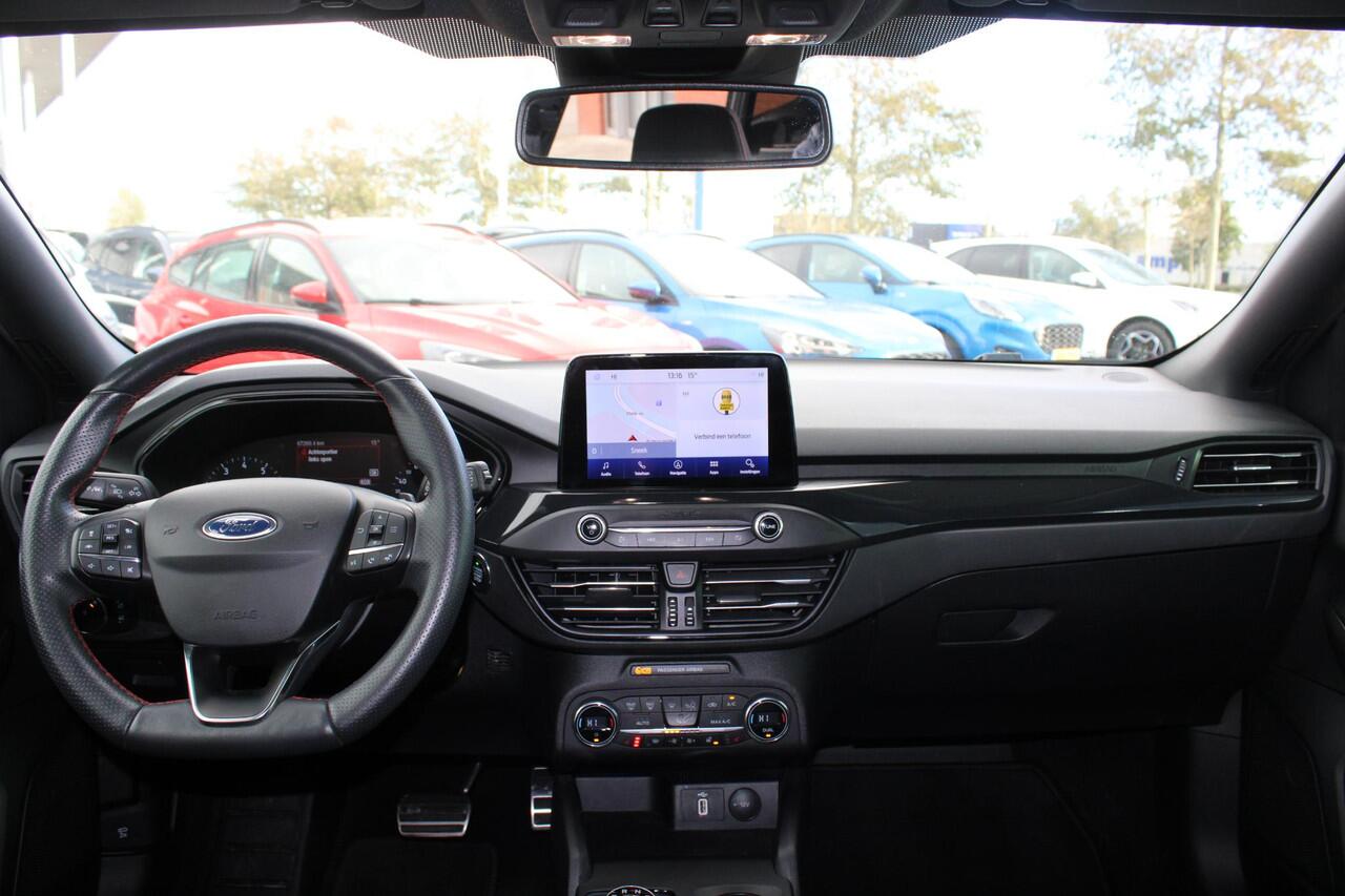 Ford FOCUS 1.5 EcoBoost ST Line Business 182pk Automaat | Winter Pack | Adaptive cruise control | Camera | Led koplampen | 18 inch