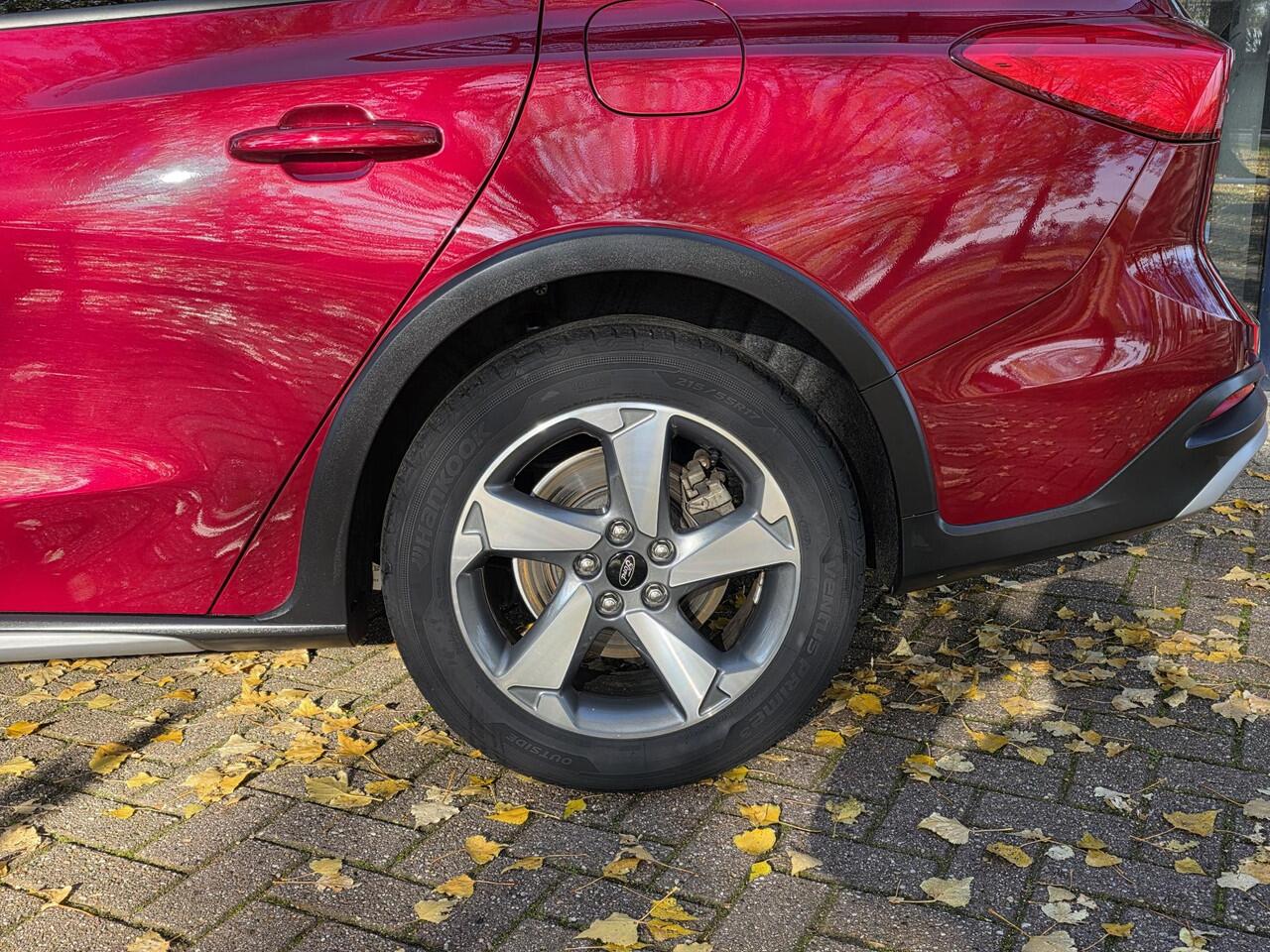 Ford FOCUS Wagon 1.0 EcoBoost 125PK Active Business | Navigatie | Winterpakket | B&O | Cruise Control | Licht metalen velgen