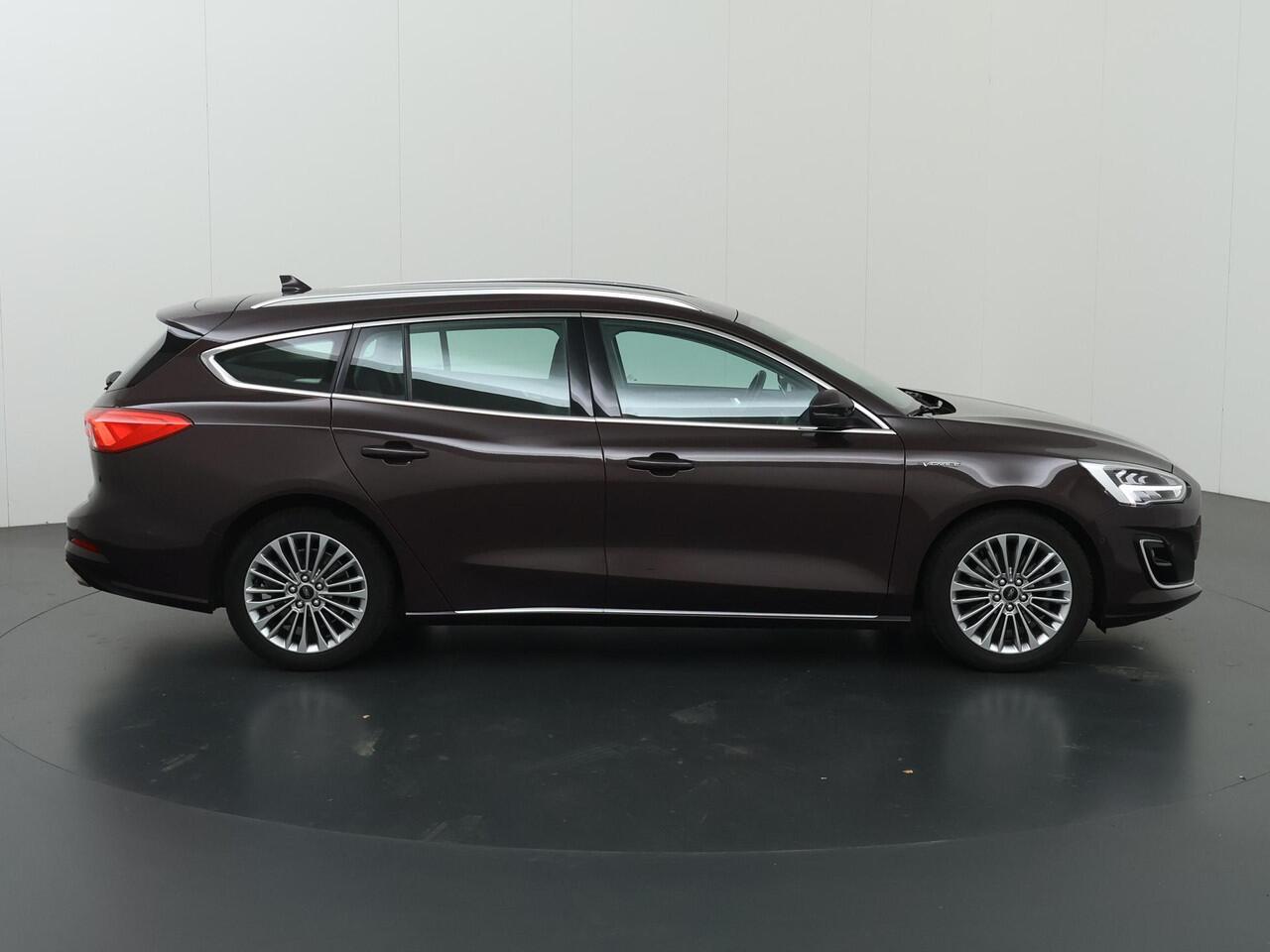 Ford FOCUS Wagon 1.0 EcoBoost Vignale | Trekhaak | Winterpakket | Cruise Control Adaptief | B&O | Elektr. Achterklep | Navigatie |
