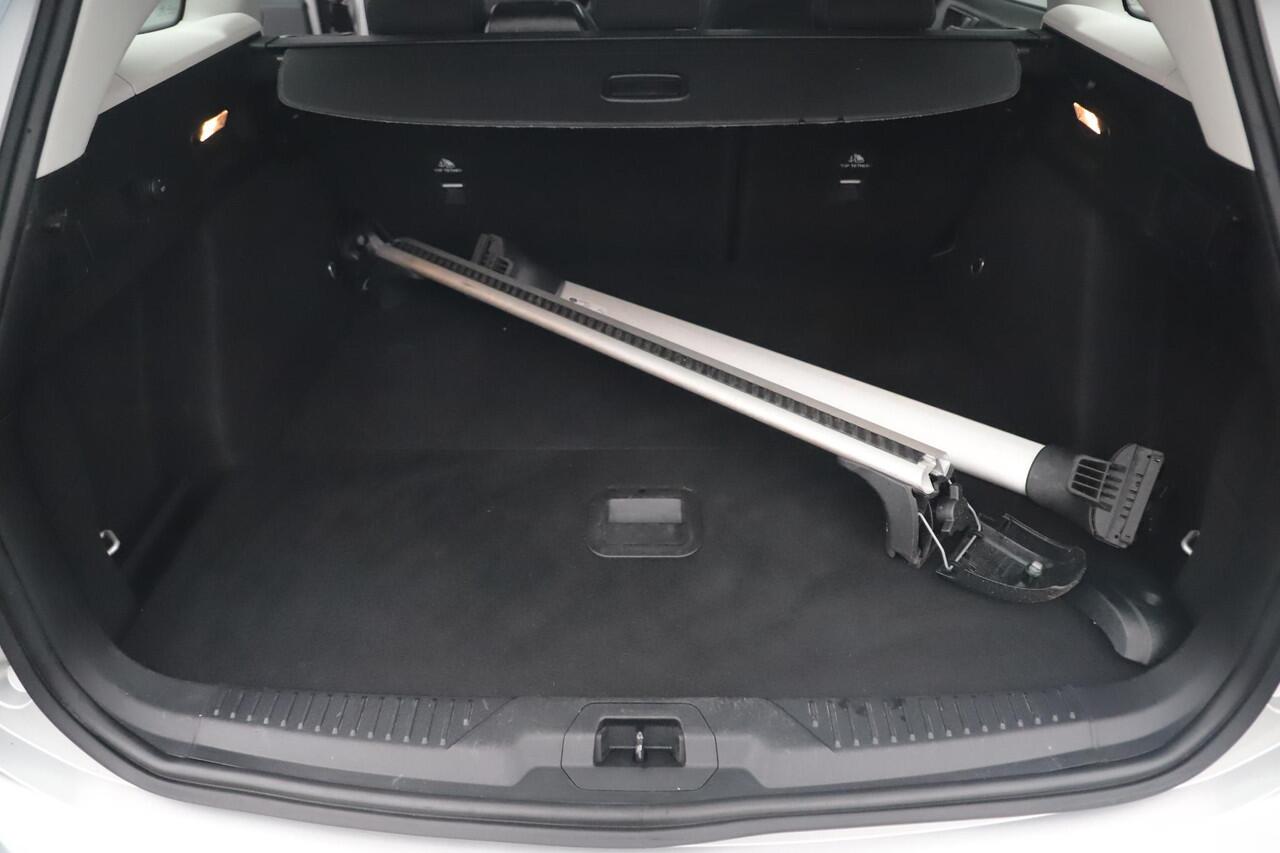 Ford FOCUS Wagon 1.5 EcoBlue Active Business Panoramadak 17 inch LMV Navigatie Carplay Android LED Achteruitrijcamera Cruise Parkeersensor Unieke auto!