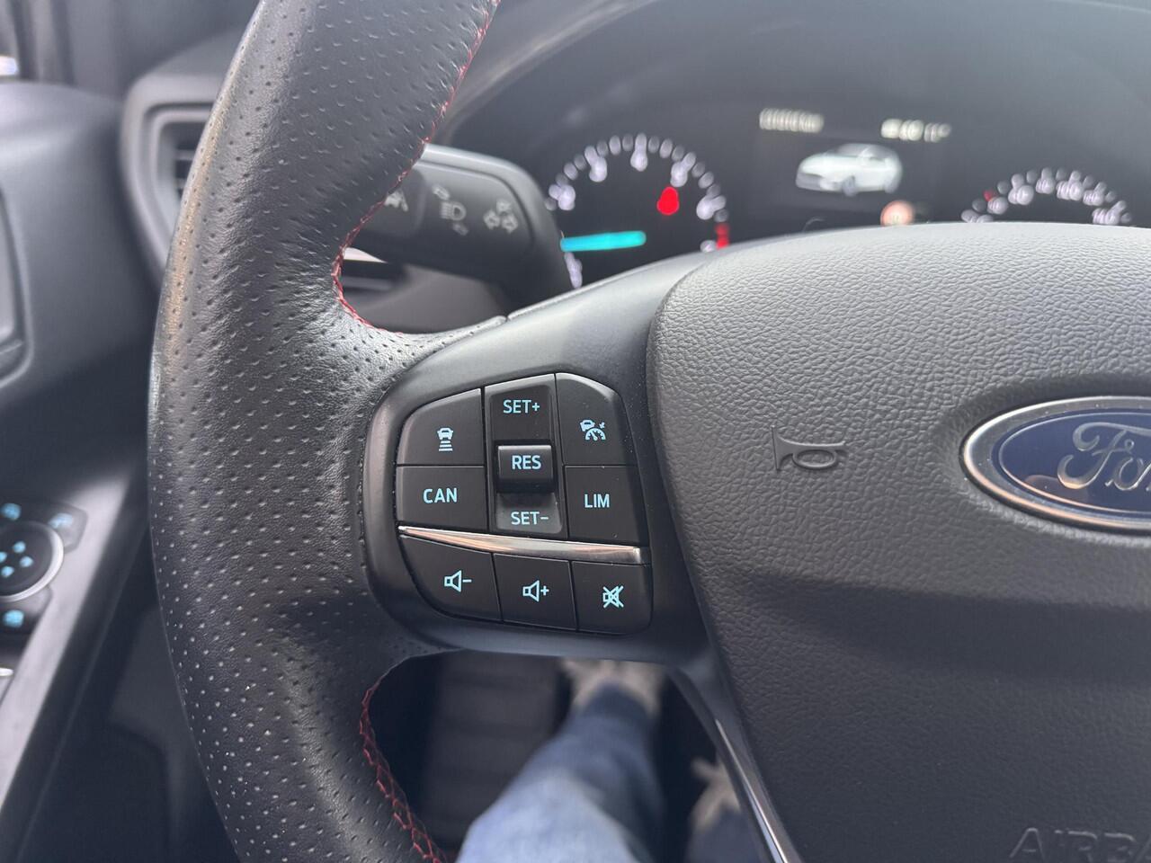 Ford FOCUS 125pk ST Line Navi Camera Winter Parking Adaptive Cruise B&O Design pack 5d Dealeronderhouden