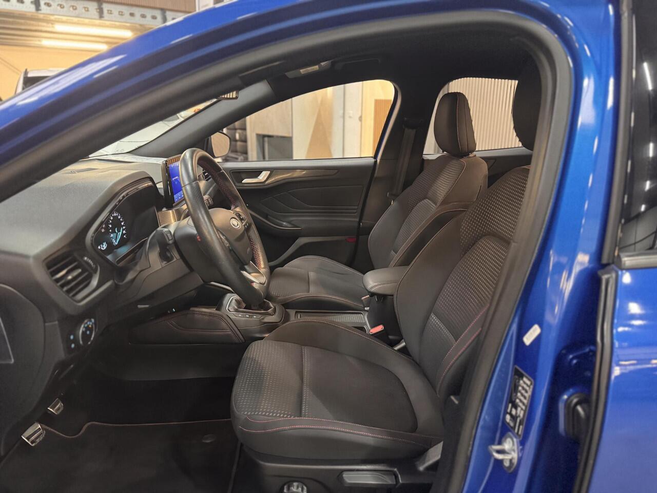 Ford FOCUS 125pk ST Line Navi Camera Winter Parking Adaptive Cruise B&O Design pack 5d Dealeronderhouden