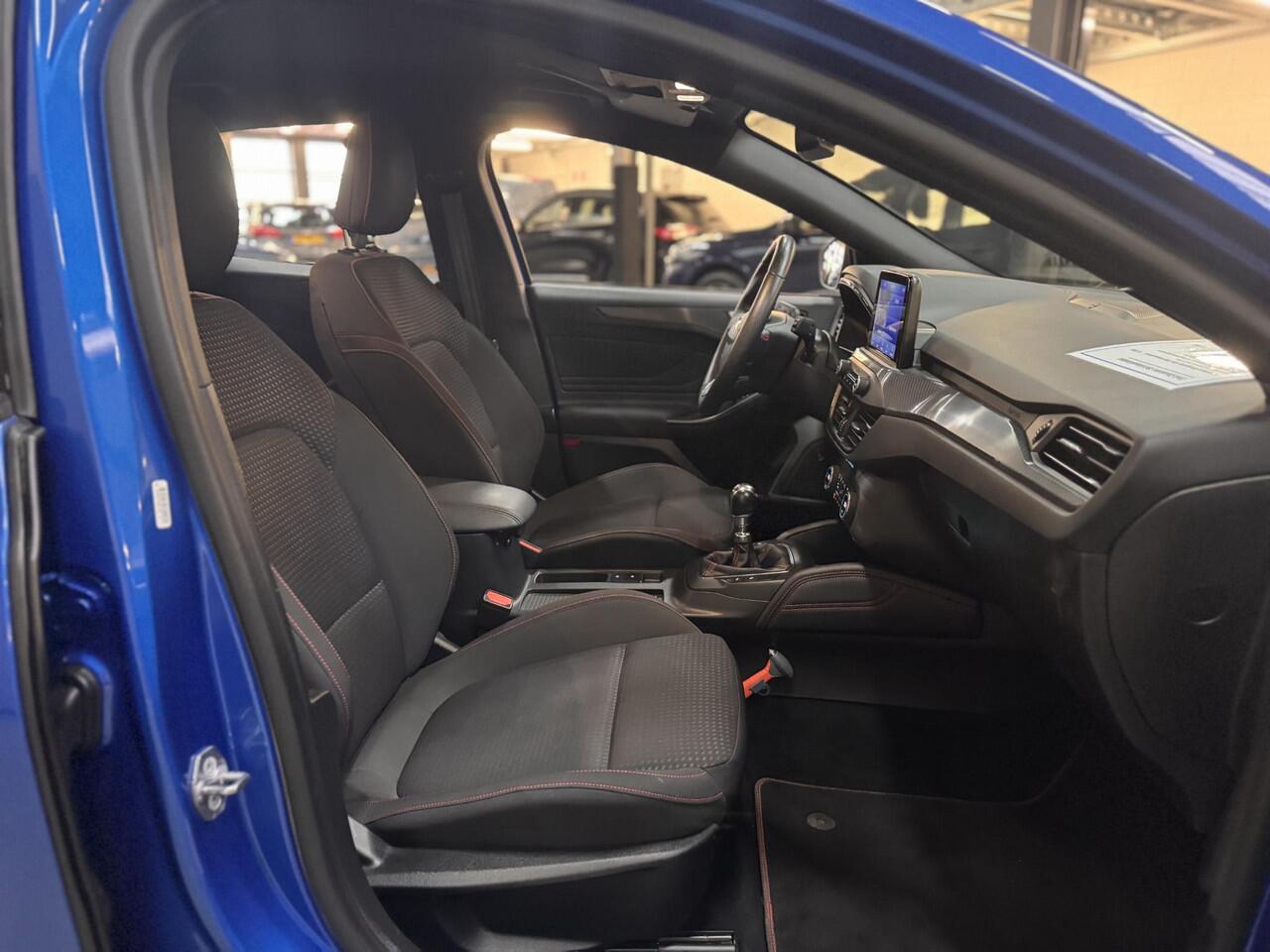 Ford FOCUS 125pk ST Line Navi Camera Winter Parking Adaptive Cruise B&O Design pack 5d Dealeronderhouden