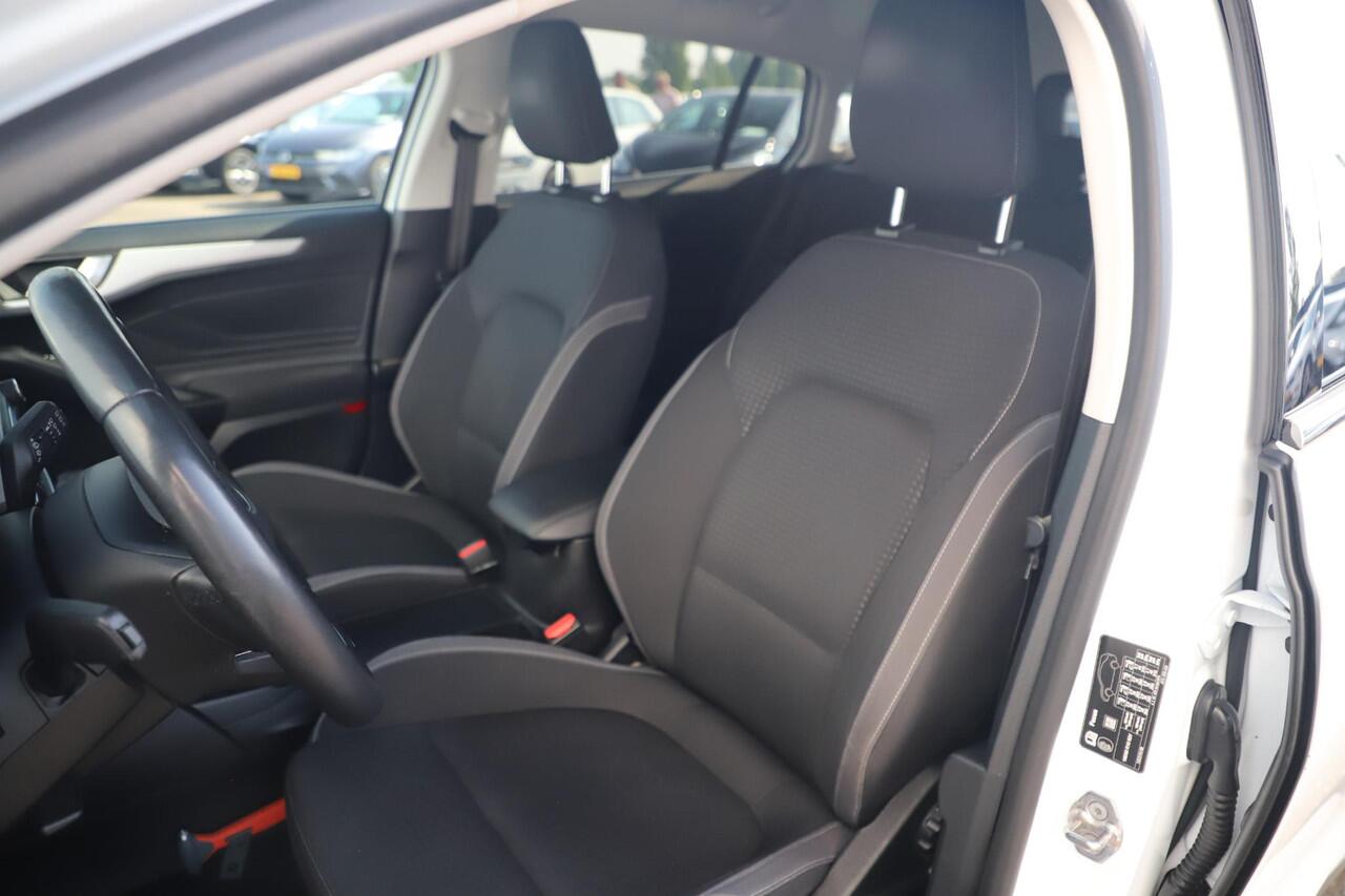 Ford FOCUS Wagon 1.0 EcoBoost Trend Edition Business 101PK Stuur & Stoelverwarming Getint Glas Navigatie Carplay Android Parkeersensor