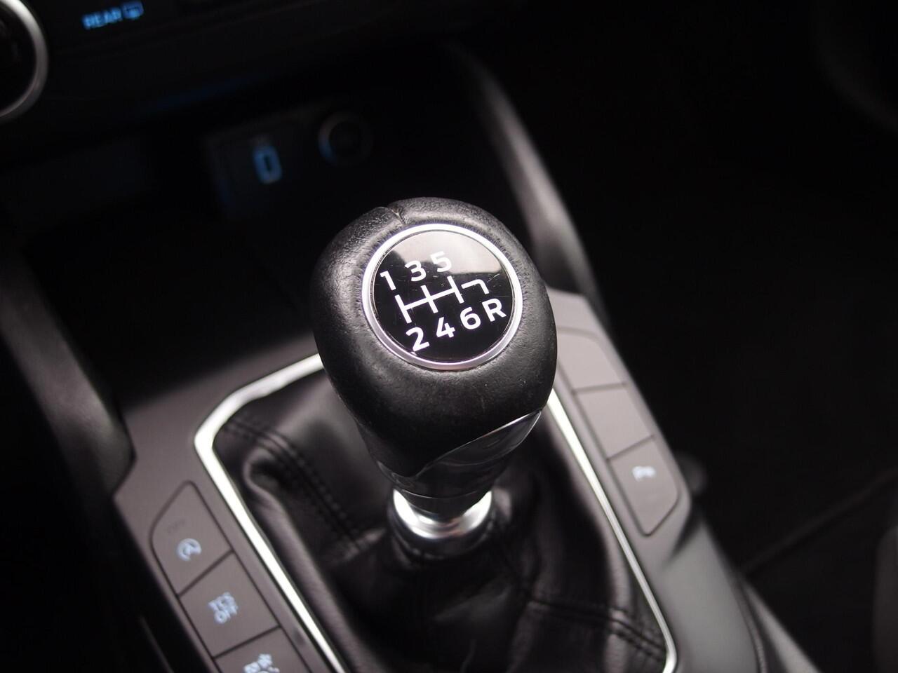 Ford FOCUS Wagon 1.0 EcoBoost Trend Edition Business AIRCO / NAVI / PDC / BLUETOOTH / CRUISE / CARPLAY / NL-AUTO