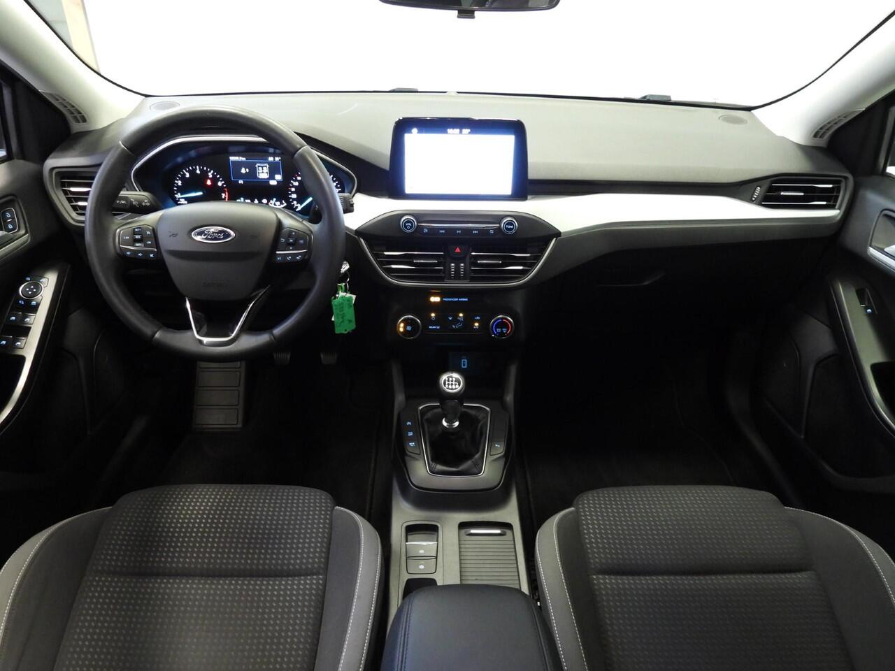 Ford FOCUS Wagon 1.0 EcoBoost Trend Business NAVI/AIRCO/TREKHAAK/16"LMV!