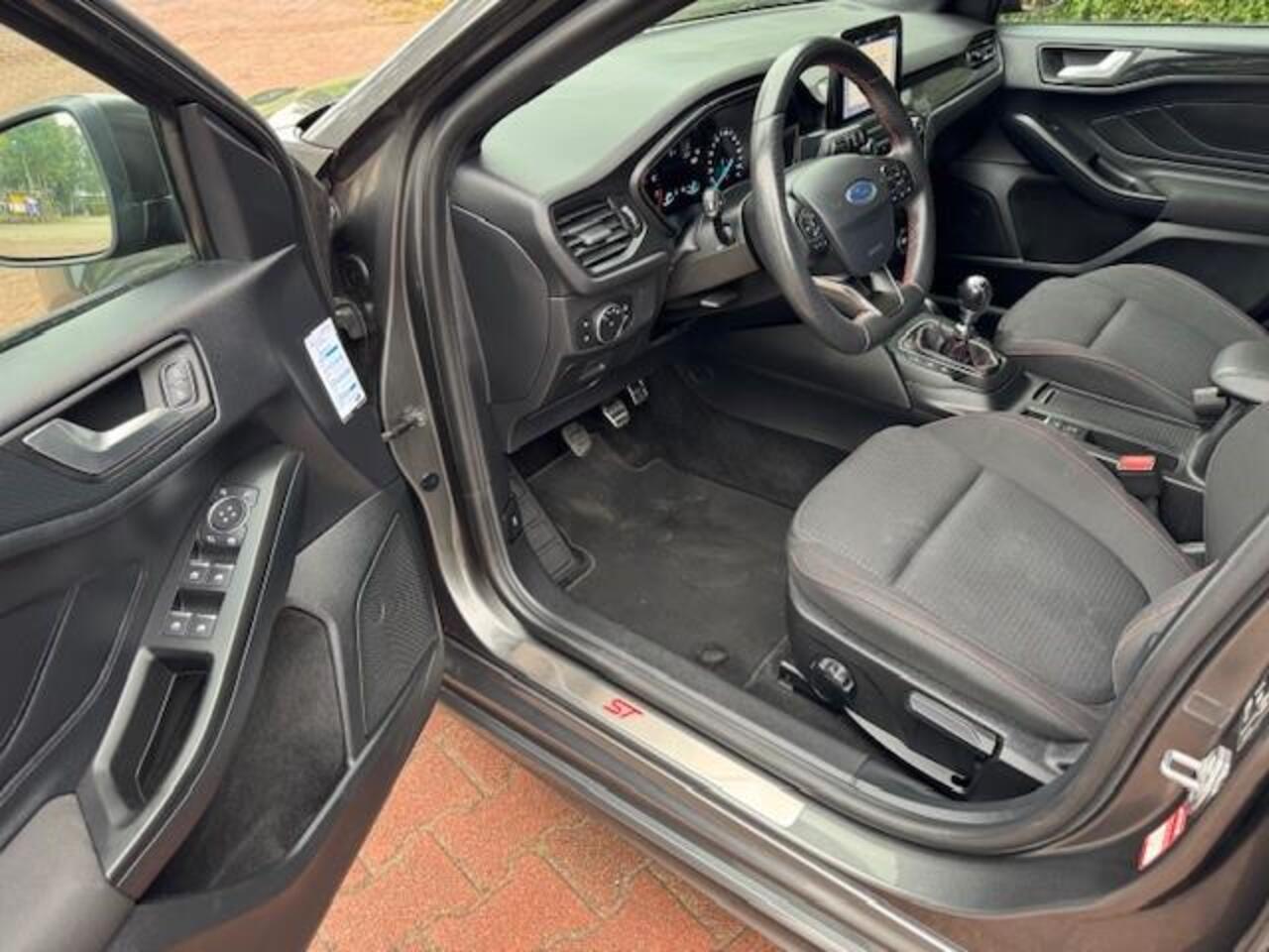 Ford FOCUS 1.0 ECOBOOST ST LINE BUSINESS/MATRIX/ACARPLAY