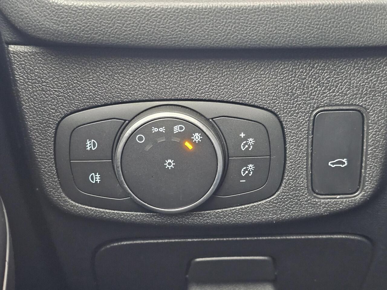 Ford FOCUS Wagon 1.5 EcoBoost ST-line Business 150 pk | Full led | PDC v+a | Trekhaak afneembaar | Keyless entry | Winterpack | Camera | Lane assist etc.