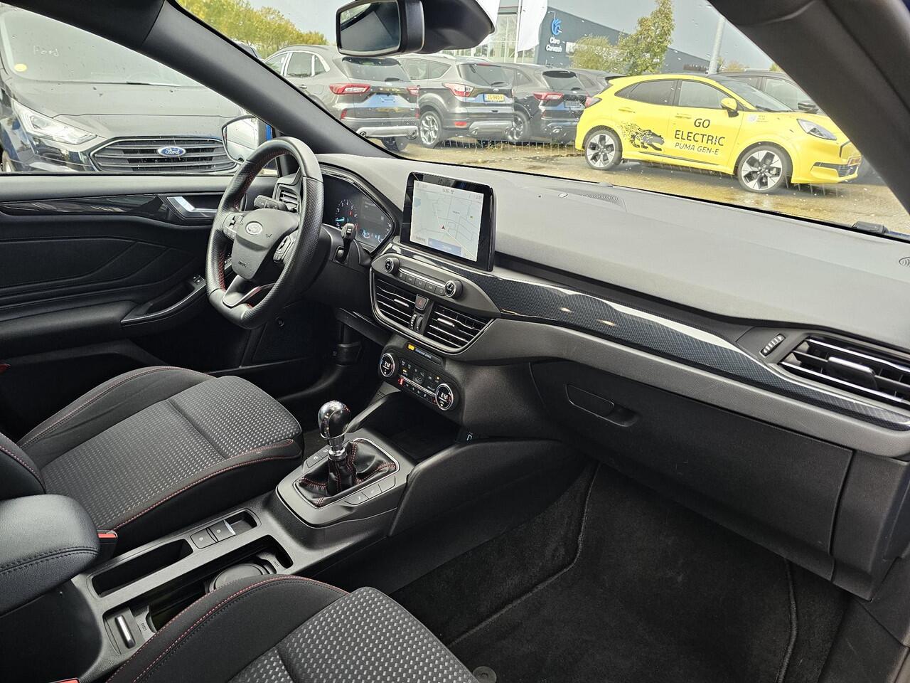 Ford FOCUS Wagon 1.5 EcoBoost ST-line Business 150 pk | Full led | PDC v+a | Trekhaak afneembaar | Keyless entry | Winterpack | Camera | Lane assist etc.