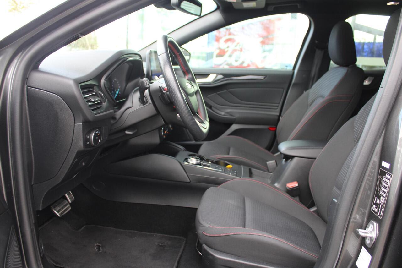 Ford FOCUS 1.5 EcoBoost ST Line Business 182pk Automaat | Winter Pack | Adaptive cruise control | Camera | Led koplampen | 18 inch