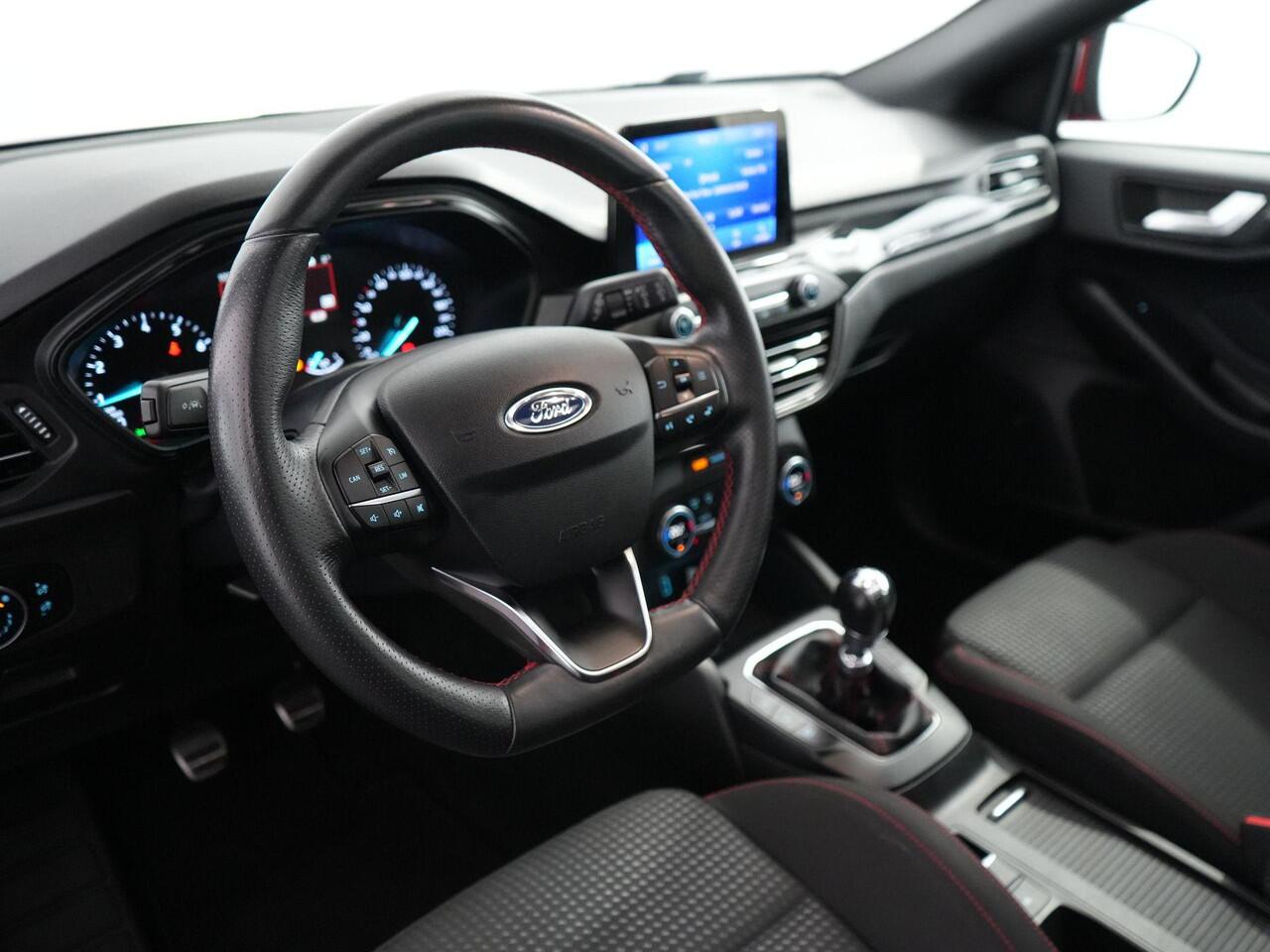 Ford FOCUS 1.0 EcoBoost ST Line Business | 125 PK | Pano | Trekhaak | Carplay | B&O |