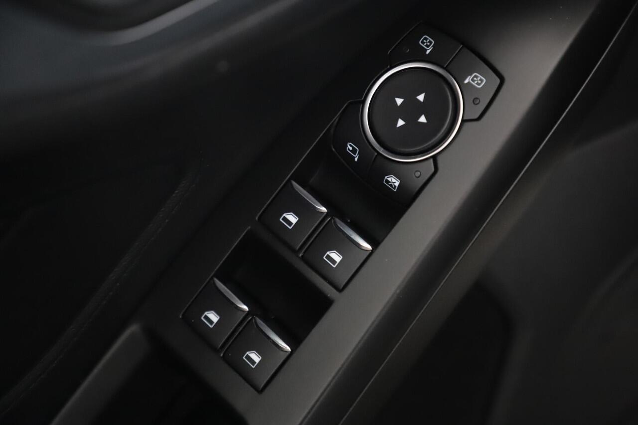 Ford FOCUS Wagon 1.5 EcoBlue Active Business Panoramadak 17 inch LMV Navigatie Carplay Android LED Achteruitrijcamera Cruise Parkeersensor Unieke auto!