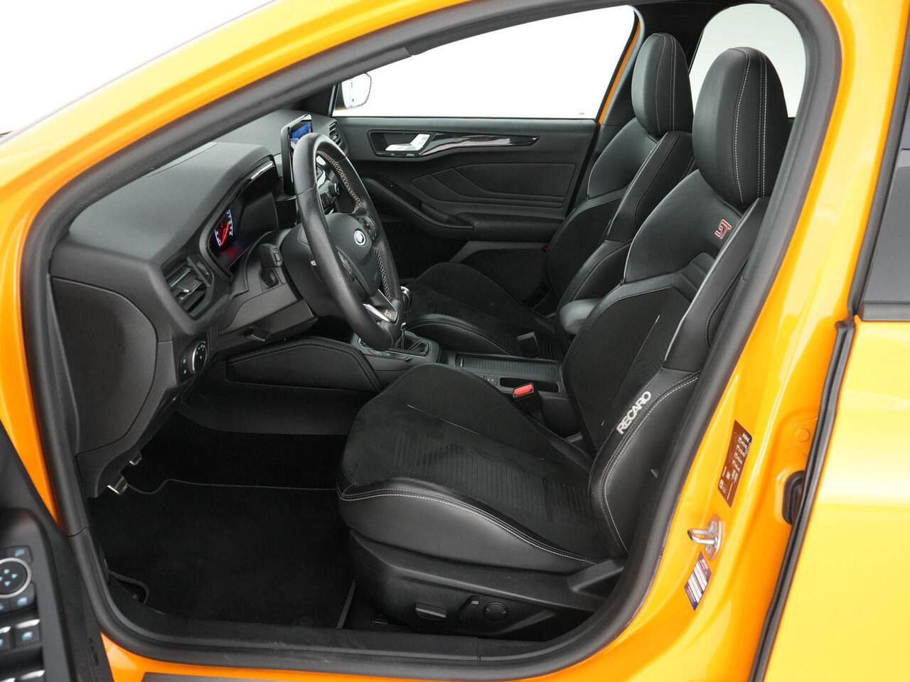 Ford FOCUS ST-3 2.3 280pk PERFORMANCE PACK |1e eigenaar|dealer onderhouden|panoramadak|B&O|HUD|trekhaak|adaptive cruise control|Apple Carplay|BLIS|winterpack|elek. verstelbare stoelen|lane assist|