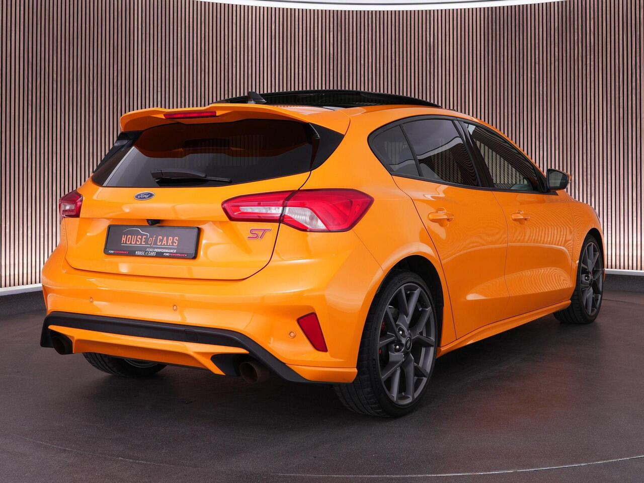 Ford FOCUS ST-3 2.3 280pk PERFORMANCE PACK |1e eigenaar|dealer onderhouden|panoramadak|B&O|HUD|trekhaak|adaptive cruise control|Apple Carplay|BLIS|winterpack|elek. verstelbare stoelen|lane assist|