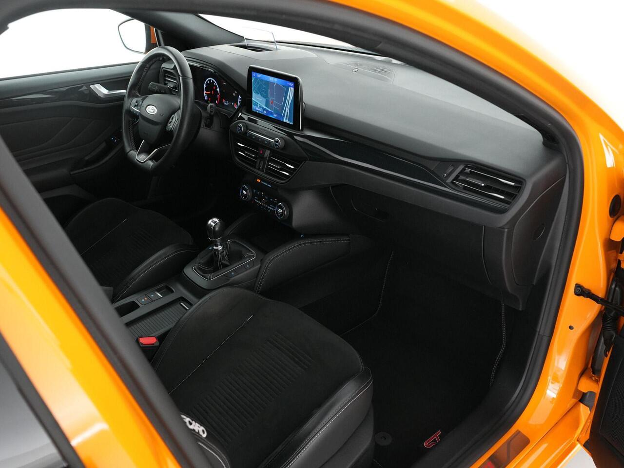 Ford FOCUS ST-3 2.3 280pk PERFORMANCE PACK |1e eigenaar|dealer onderhouden|panoramadak|B&O|HUD|trekhaak|adaptive cruise control|Apple Carplay|BLIS|winterpack|elek. verstelbare stoelen|lane assist|