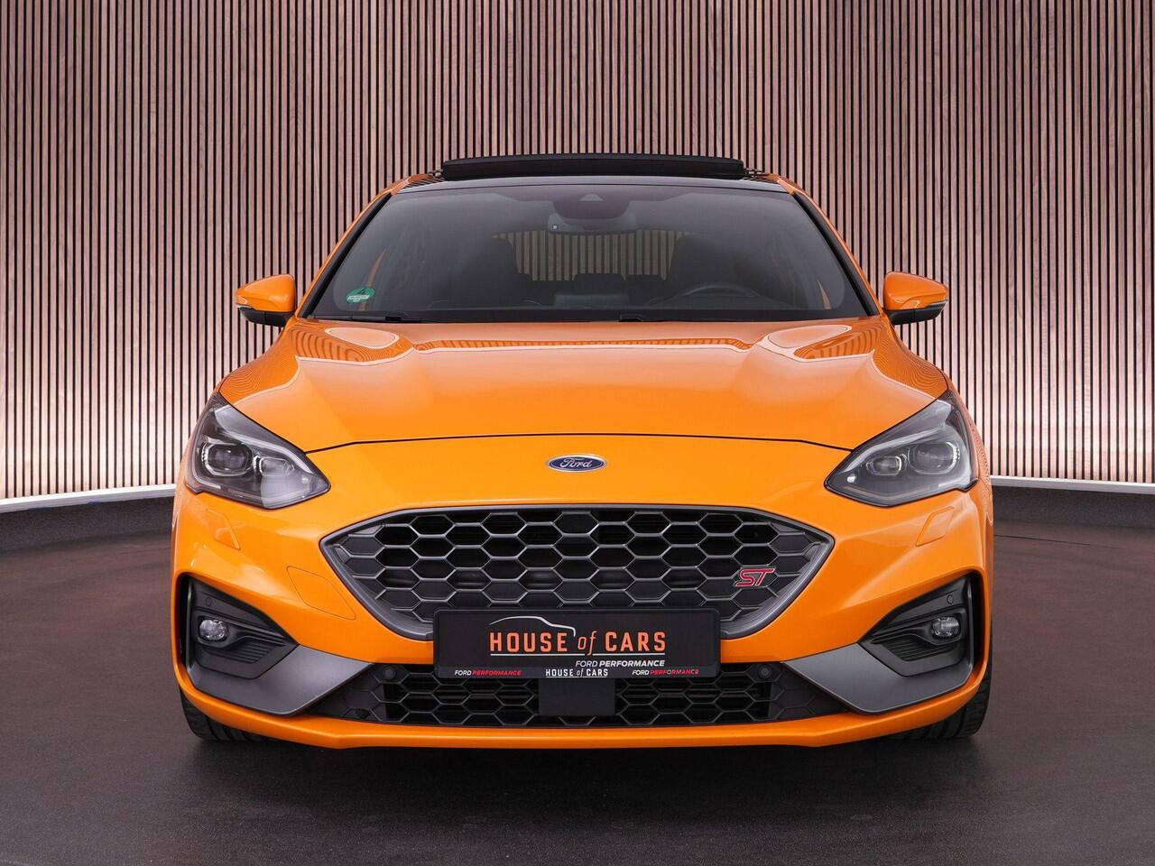 Ford FOCUS ST-3 2.3 280pk PERFORMANCE PACK |1e eigenaar|dealer onderhouden|panoramadak|B&O|HUD|trekhaak|adaptive cruise control|Apple Carplay|BLIS|winterpack|elek. verstelbare stoelen|lane assist|