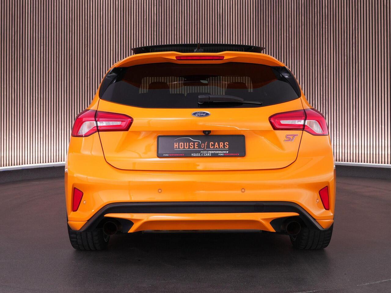 Ford FOCUS ST-3 2.3 280pk PERFORMANCE PACK |1e eigenaar|dealer onderhouden|panoramadak|B&O|HUD|trekhaak|adaptive cruise control|Apple Carplay|BLIS|winterpack|elek. verstelbare stoelen|lane assist|
