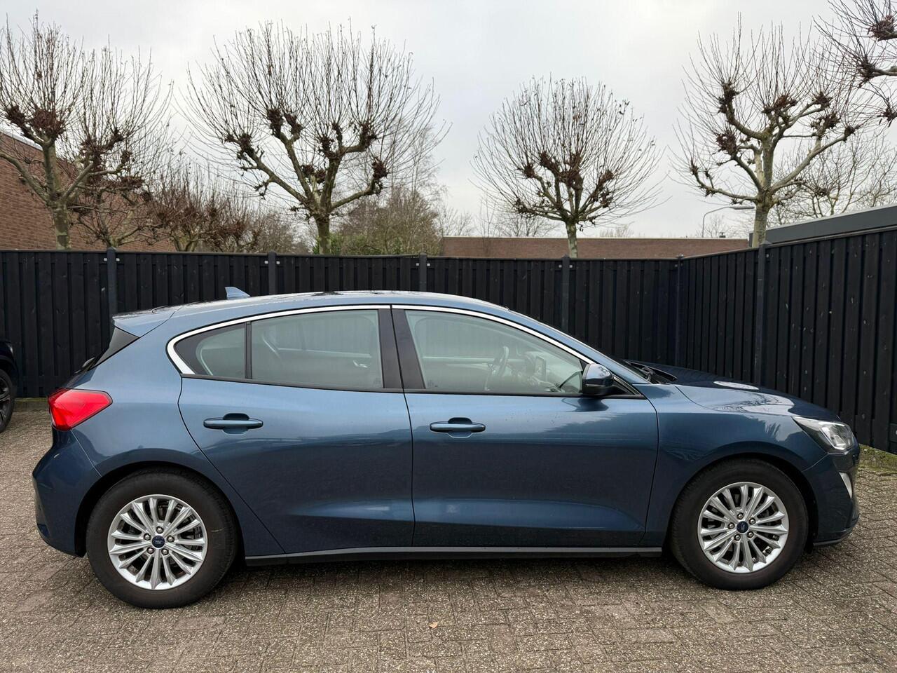 Ford FOCUS Wagon 1.0 EcoBoost Titanium Business