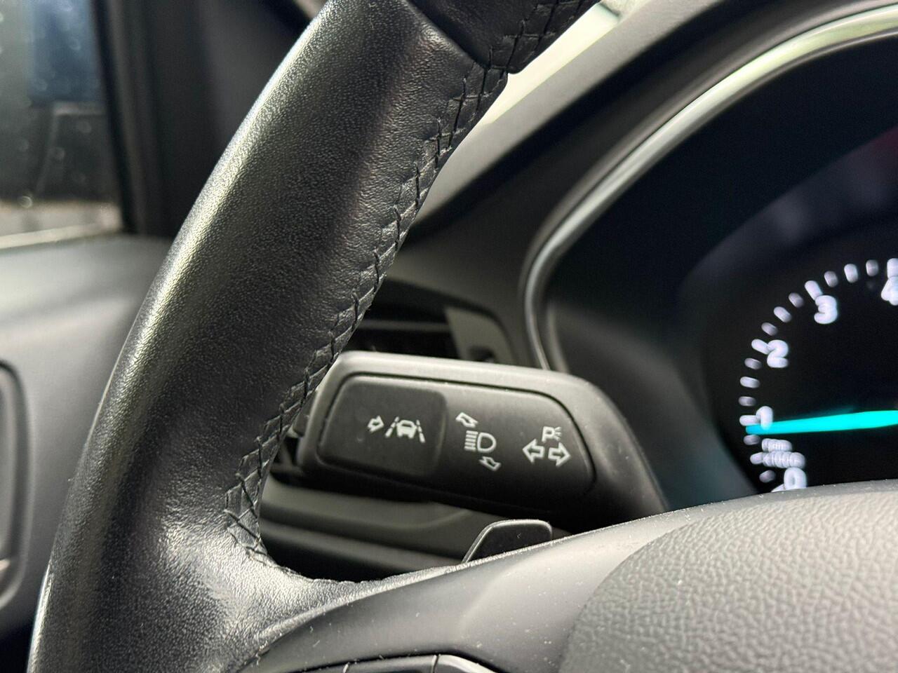 Ford FOCUS Wagon 1.0 EcoBoost Titanium Business