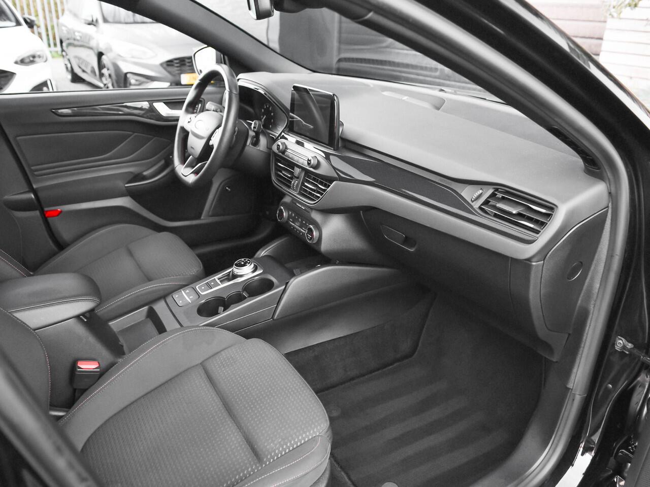 Ford FOCUS 1.5 EcoBoost ST Line Business B&O, Panoramadak, Adaptieve, cruise control Led verlichting, 18 inch Velgen