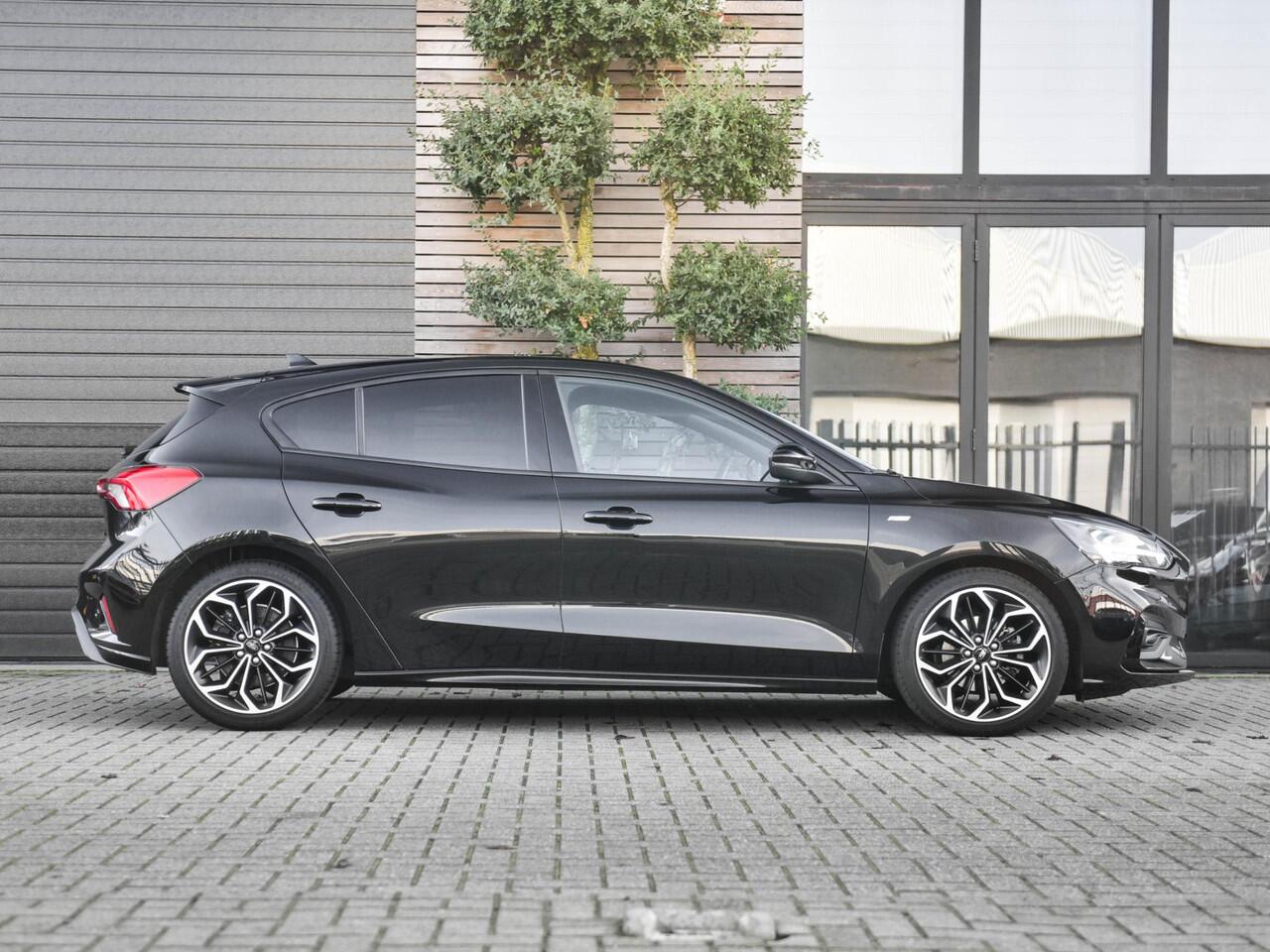 Ford FOCUS 1.5 EcoBoost ST Line Business B&O, Panoramadak, Adaptieve, cruise control Led verlichting, 18 inch Velgen