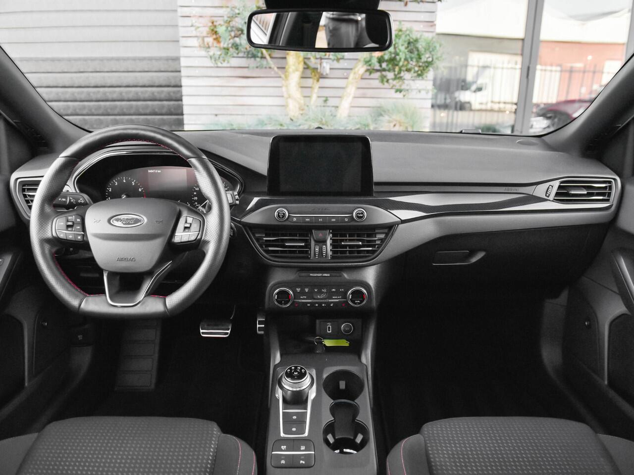 Ford FOCUS 1.5 EcoBoost ST Line Business B&O, Panoramadak, Adaptieve, cruise control Led verlichting, 18 inch Velgen