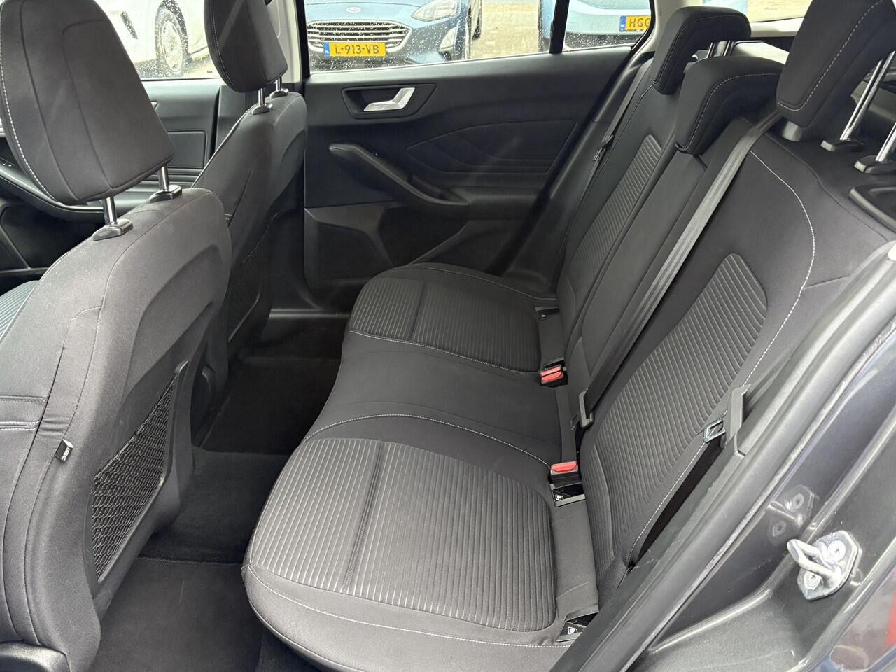 Ford FOCUS Wagon 1.0 EcoBoost Titanium Business | Winter pakket | Achteruitrijcamera | Cruise control adaptief | Dealer onderhouden |