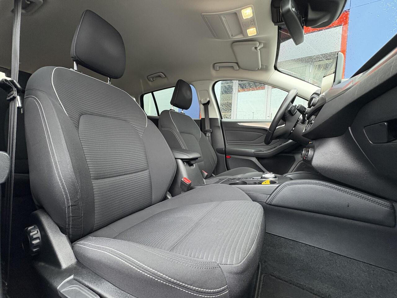 Ford FOCUS Wagon 1.0 EcoBoost Titanium Business | Winter pakket | Achteruitrijcamera | Cruise control adaptief | Dealer onderhouden |