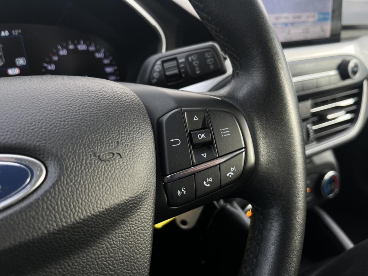 Ford FOCUS Wagon 1.0 EcoB. Tr Ed. bns, cruise, navigatie