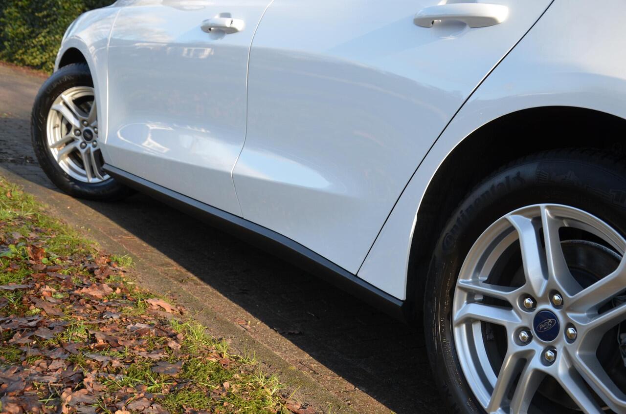 Ford FOCUS Wagon 1.0 EcoBoost Trend Edition Business Navi/Ecc/Airco/Apple Carplay/Android Auto/Cr-Controle/Privacy-Glass/Lmv/Led