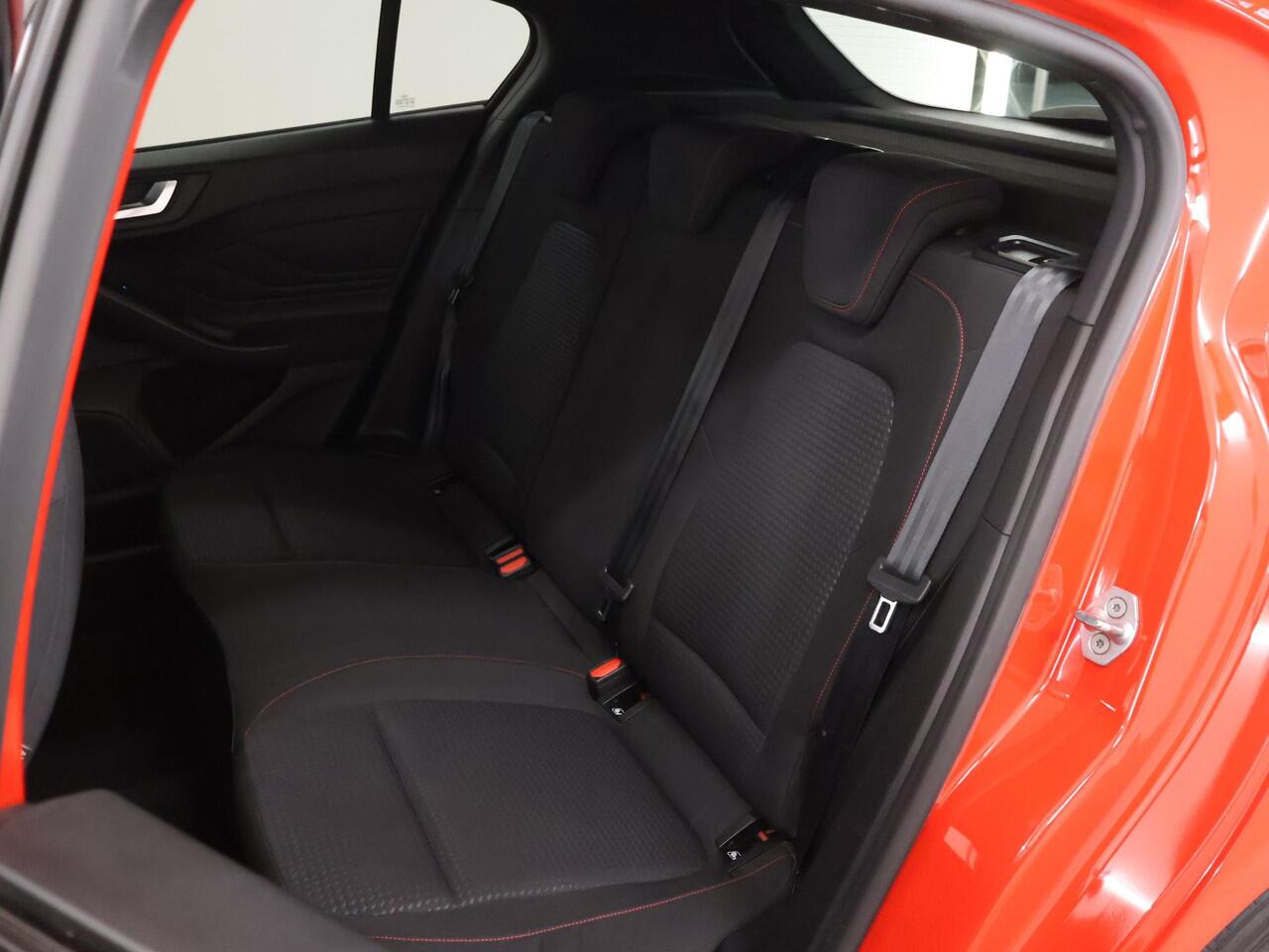 Ford FOCUS 1.0 EcoBoost ST Line Business | Trekhaak | Winterpakket | Cruise Control Adaptief | Navigatie | Climate Control |