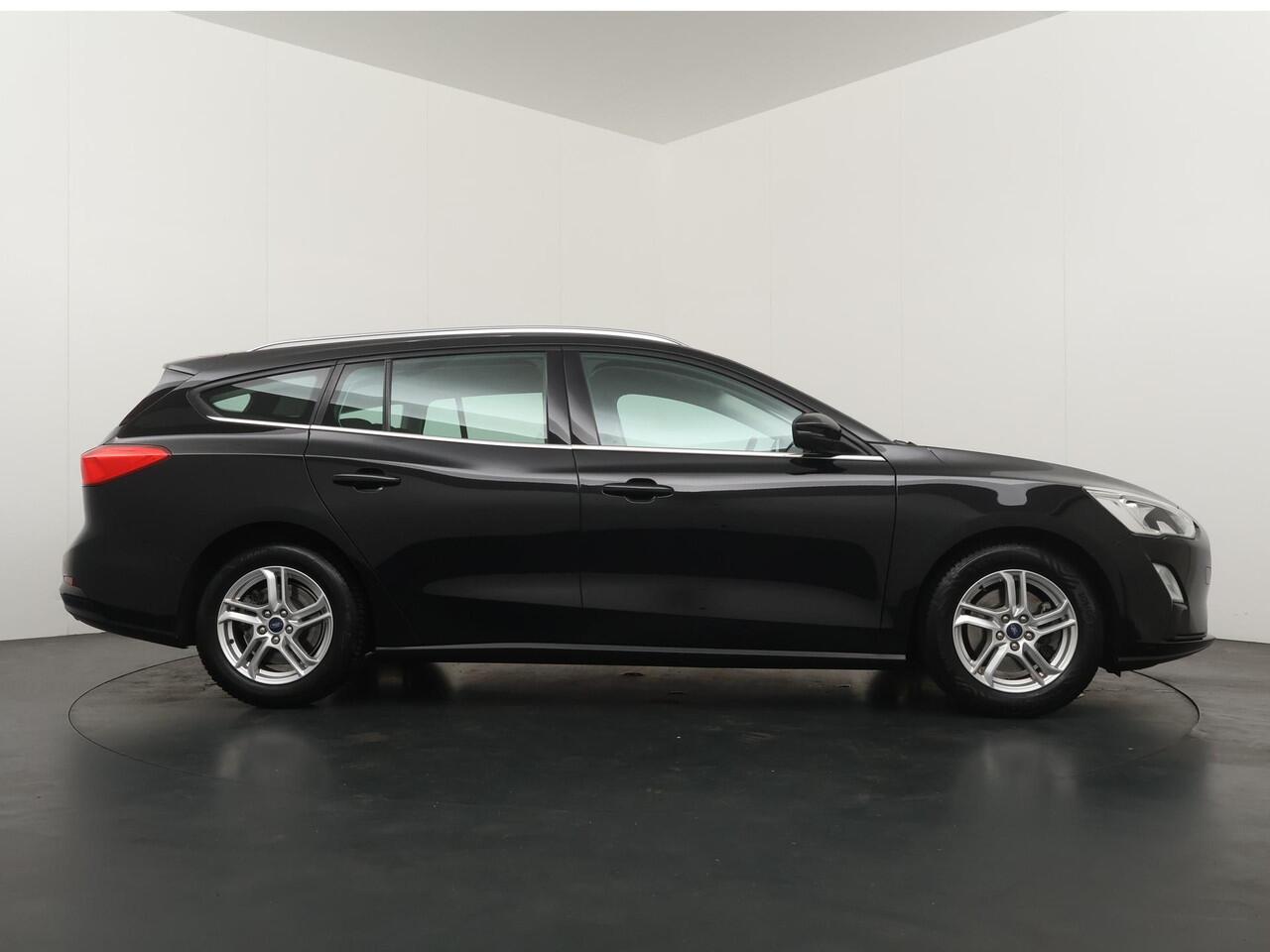 Ford FOCUS Wagon 1.0 EcoBoost Trend Edition Business - Navigatie - Apple Carplay/Android Auto - Lichtmetalen velgen